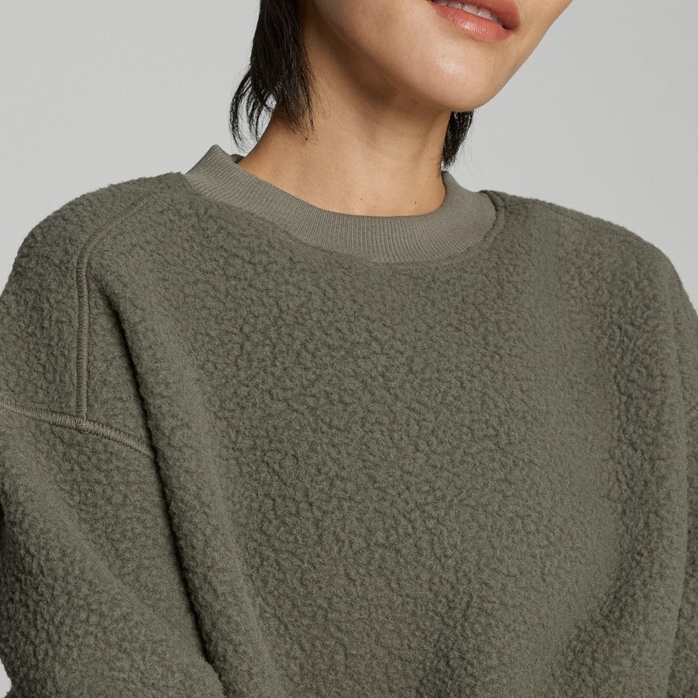 Everlane The ReNew Teddy Oversized Crew Neck Sweater Kalamata Size Small - Picture 6 of 13